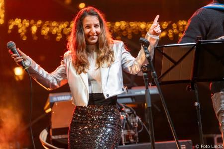 V novo leto stopili skupaj z ansamblom Galop (3)